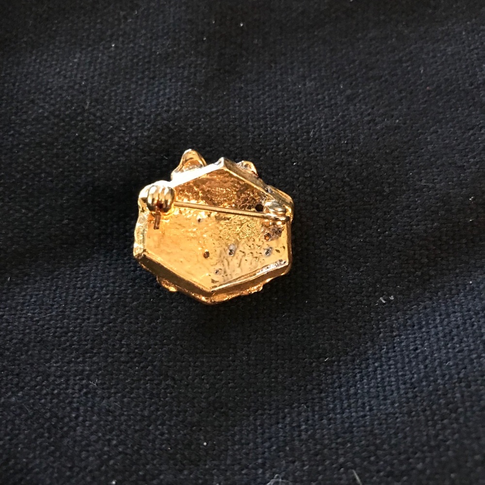 Beautiful brooch - Picture 2 of 2